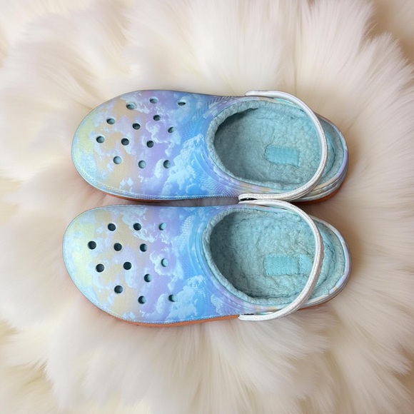Crocs size J4- cute sunset and cloud design - Picture 1 of 7
